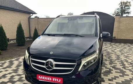 Mercedes-Benz V-Класс, 2018 год, 4 050 000 рублей, 2 фотография