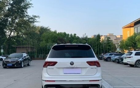 Volkswagen Tiguan II, 2021 год, 2 100 000 рублей, 5 фотография