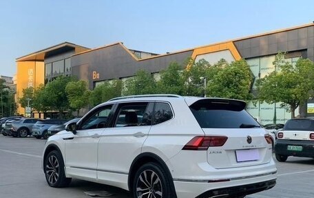 Volkswagen Tiguan II, 2021 год, 2 100 000 рублей, 6 фотография