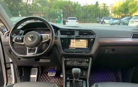 Volkswagen Tiguan II, 2021 год, 2 100 000 рублей, 7 фотография