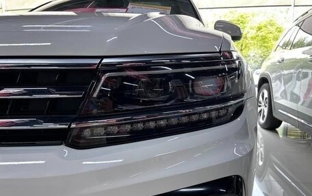 Volkswagen Tiguan II, 2021 год, 2 100 000 рублей, 12 фотография