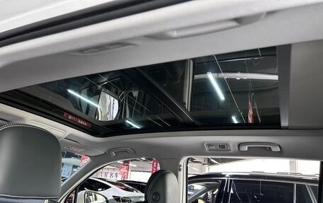 Volkswagen Tiguan II, 2021 год, 2 100 000 рублей, 11 фотография