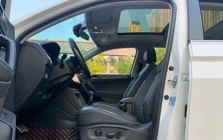 Volkswagen Tiguan II, 2021 год, 2 100 000 рублей, 9 фотография