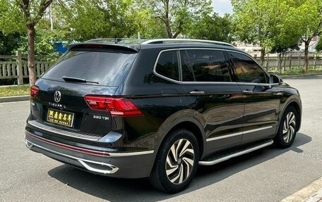 Volkswagen Tiguan II, 2021 год, 2 100 000 рублей, 4 фотография