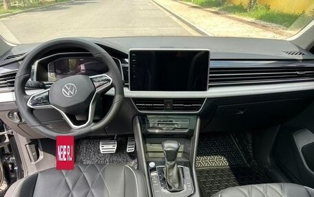 Volkswagen Tiguan II, 2021 год, 2 100 000 рублей, 10 фотография