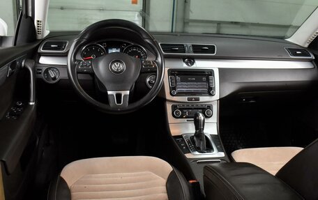 Volkswagen Passat B7, 2011 год, 1 099 000 рублей, 6 фотография