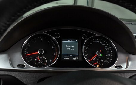 Volkswagen Passat B7, 2011 год, 1 099 000 рублей, 18 фотография