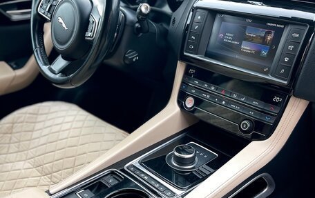 Jaguar F-Pace, 2016 год, 2 450 000 рублей, 4 фотография