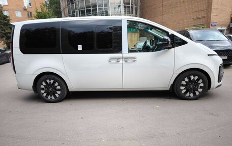 Hyundai Staria, 2024 год, 7 800 000 рублей, 5 фотография