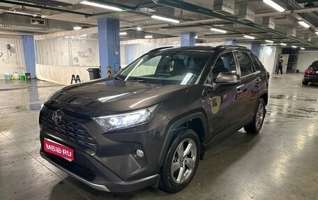 Toyota RAV4, 2021 год, 3 399 999 рублей, 1 фотография