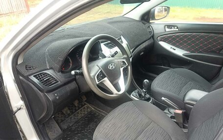 Hyundai Solaris II рестайлинг, 2015 год, 490 000 рублей, 10 фотография