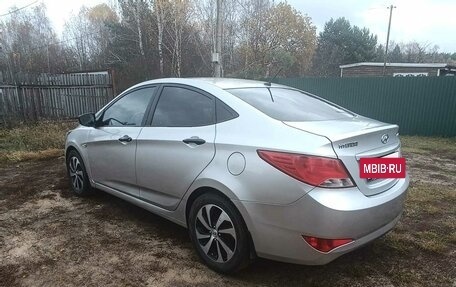 Hyundai Solaris II рестайлинг, 2015 год, 490 000 рублей, 3 фотография