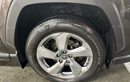 Toyota RAV4, 2021 год, 3 399 999 рублей, 8 фотография