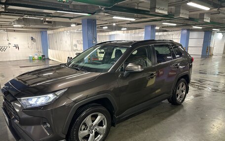 Toyota RAV4, 2021 год, 3 399 999 рублей, 12 фотография