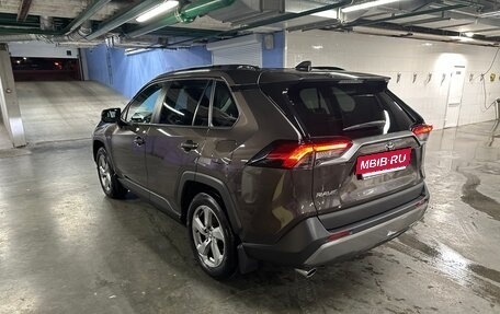 Toyota RAV4, 2021 год, 3 399 999 рублей, 6 фотография