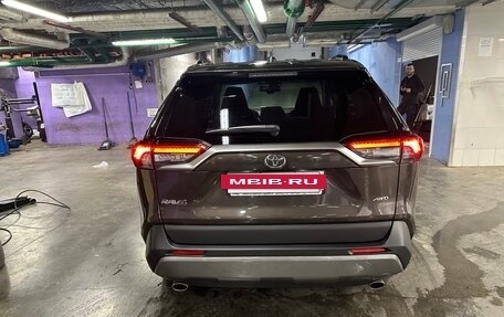 Toyota RAV4, 2021 год, 3 399 999 рублей, 5 фотография