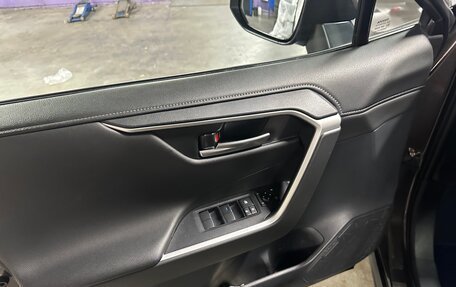 Toyota RAV4, 2021 год, 3 399 999 рублей, 22 фотография