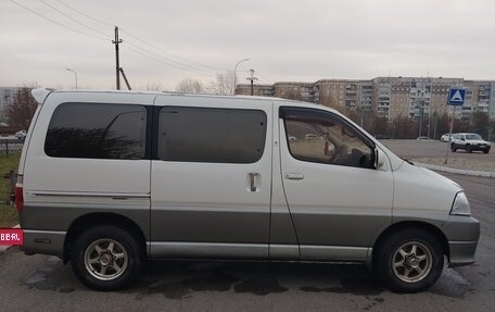 Toyota Grand HiAce I, 2002 год, 800 000 рублей, 4 фотография