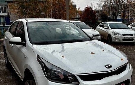 KIA Rio IV, 2018 год, 1 010 000 рублей, 1 фотография