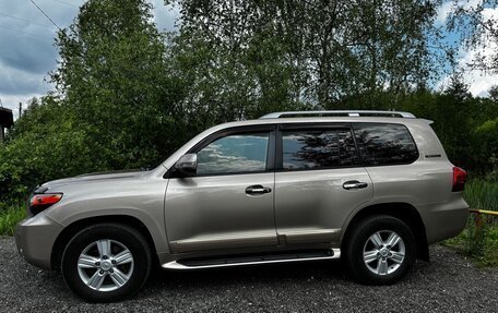 Toyota Land Cruiser 200, 2014 год, 4 000 000 рублей, 3 фотография