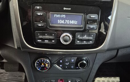 Renault Sandero II рестайлинг, 2017 год, 899 000 рублей, 12 фотография