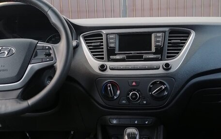 Hyundai Solaris II рестайлинг, 2017 год, 850 000 рублей, 6 фотография