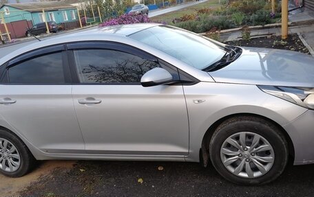 Hyundai Solaris II рестайлинг, 2017 год, 850 000 рублей, 3 фотография