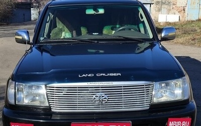 Toyota Land Cruiser 100 рестайлинг 2, 2002 год, 2 600 000 рублей, 1 фотография
