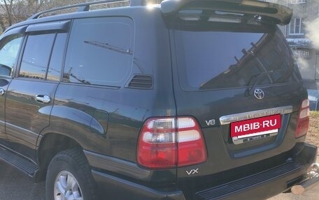 Toyota Land Cruiser 100 рестайлинг 2, 2002 год, 2 600 000 рублей, 19 фотография