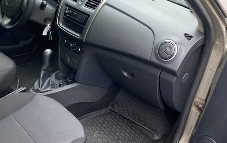 Renault Logan II, 2015 год, 620 000 рублей, 10 фотография