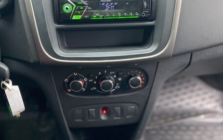 Renault Logan II, 2015 год, 620 000 рублей, 14 фотография