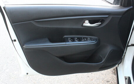 KIA Rio IV, 2018 год, 1 437 000 рублей, 8 фотография