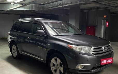 Toyota Highlander III, 2011 год, 1 550 000 рублей, 1 фотография