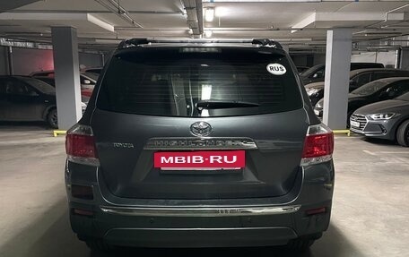 Toyota Highlander III, 2011 год, 1 550 000 рублей, 3 фотография