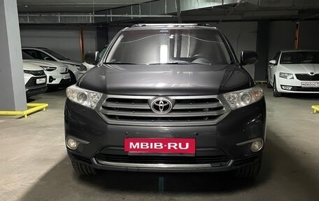 Toyota Highlander III, 2011 год, 1 550 000 рублей, 4 фотография