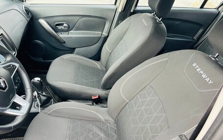 Renault Logan II, 2019 год, 699 000 рублей, 8 фотография