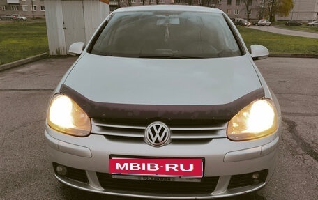 Volkswagen Golf V, 2003 год, 4 300 000 рублей, 1 фотография