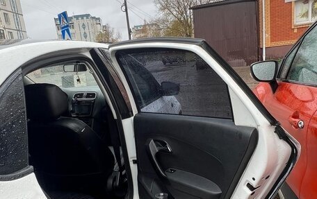 Volkswagen Polo VI (EU Market), 2015 год, 350 000 рублей, 5 фотография