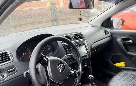 Volkswagen Polo VI (EU Market), 2015 год, 350 000 рублей, 11 фотография