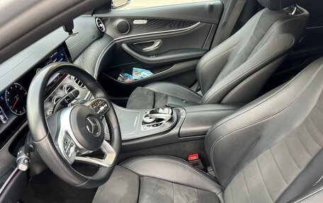 Mercedes-Benz E-Класс, 2018 год, 3 500 000 рублей, 10 фотография