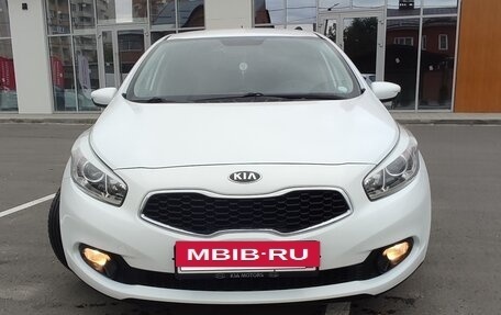 KIA cee'd III, 2014 год, 1 100 000 рублей, 2 фотография