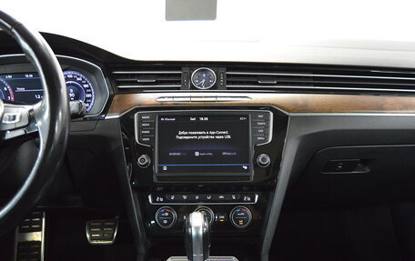Volkswagen Passat B8 рестайлинг, 2017 год, 2 050 000 рублей, 17 фотография