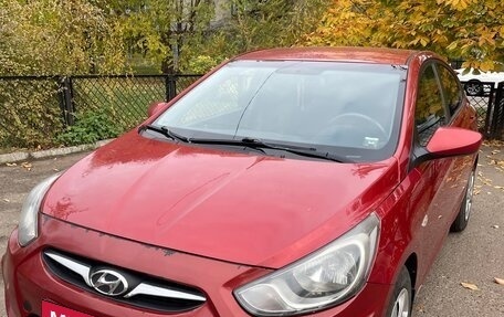 Hyundai Solaris II рестайлинг, 2011 год, 650 000 рублей, 3 фотография