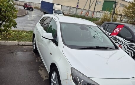 Opel Astra J, 2011 год, 600 000 рублей, 1 фотография