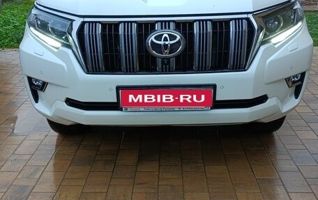 Toyota Land Cruiser Prado 150 рестайлинг 2, 2019 год, 5 300 000 рублей, 1 фотография