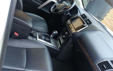 Toyota Land Cruiser Prado 150 рестайлинг 2, 2019 год, 5 300 000 рублей, 9 фотография