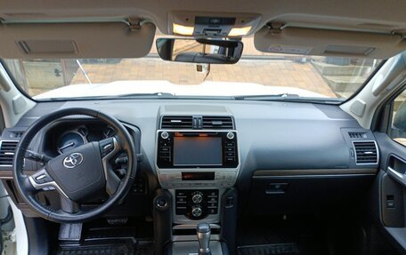 Toyota Land Cruiser Prado 150 рестайлинг 2, 2019 год, 5 300 000 рублей, 8 фотография