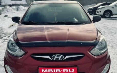 Hyundai Solaris II рестайлинг, 2011 год, 800 000 рублей, 1 фотография