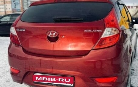 Hyundai Solaris II рестайлинг, 2011 год, 800 000 рублей, 4 фотография