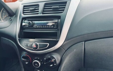 Hyundai Solaris II рестайлинг, 2011 год, 800 000 рублей, 11 фотография